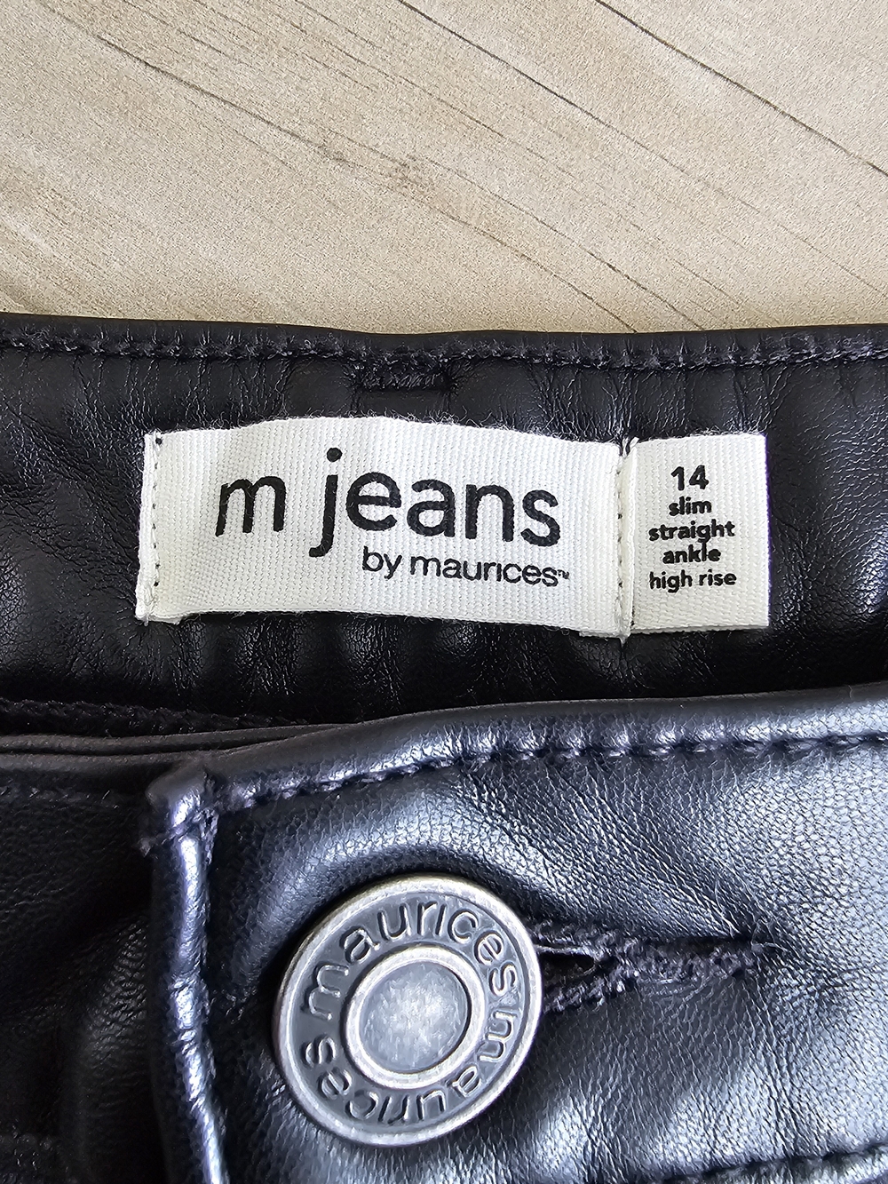 Maurices m Jeans Women's Black Cropped Jeans With Leather Yoke Size 14 - Picture 3 of 7